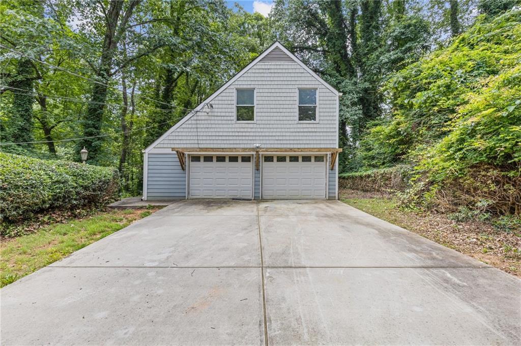 7090 Riverside Dr., Atlanta, GA 30328