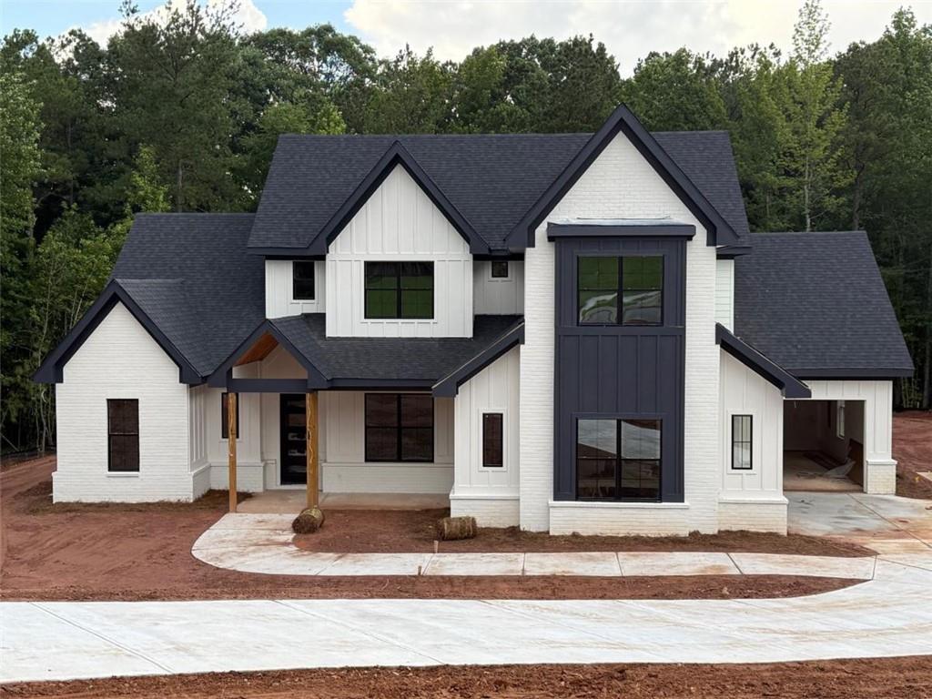 121 Forest Berry Ct, Newnan, GA 30265