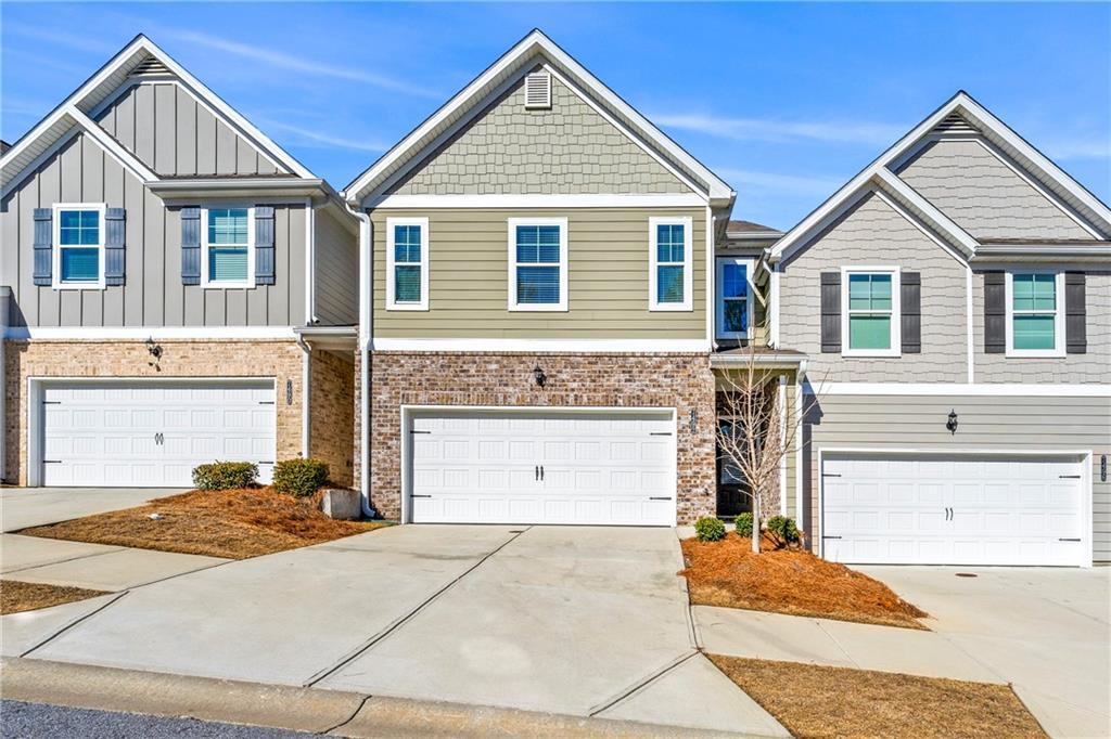7492 Knoll Hollow Rd., Lithonia, GA 30058