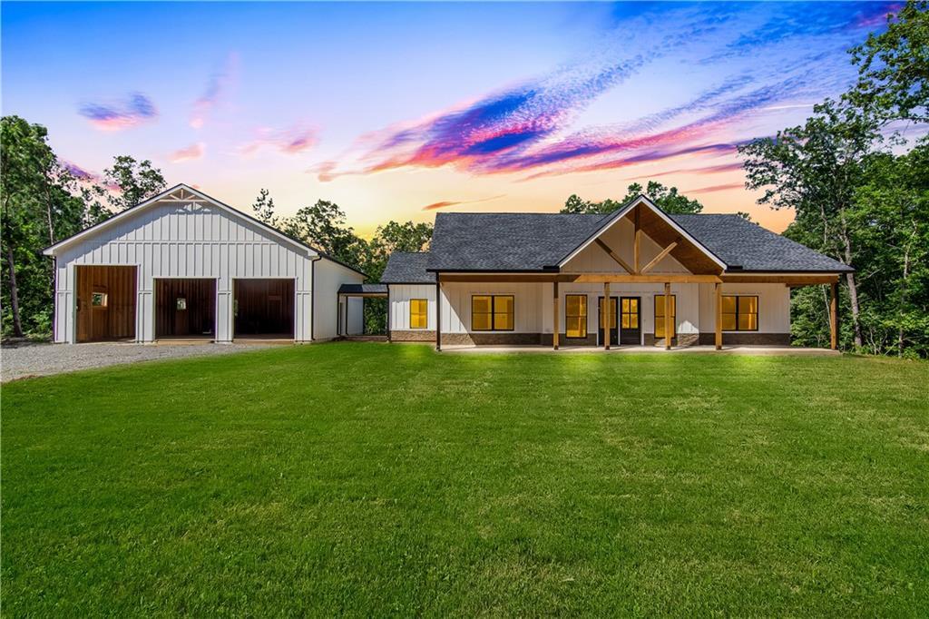 233 Old Post Tr., Talking Rock, GA 30175