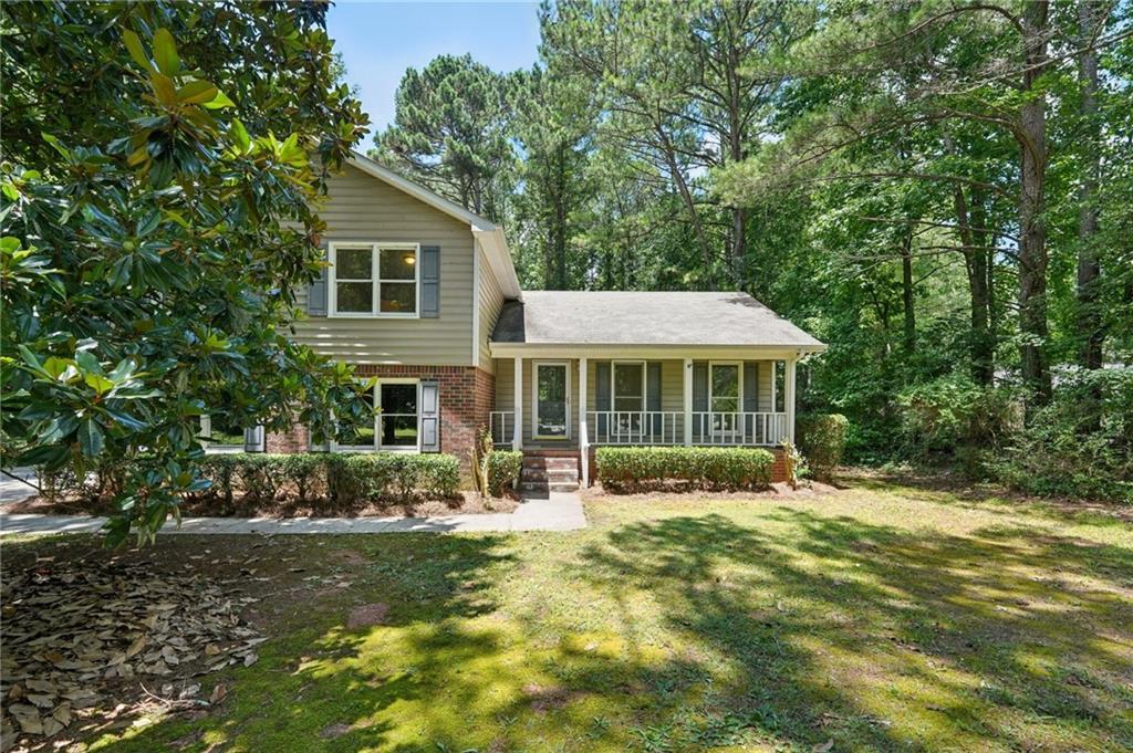 125 Summit Ct., Fayetteville, GA 30214