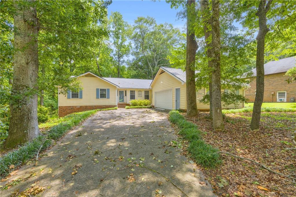1601 Christopher Dr., Jonesboro, GA 30236