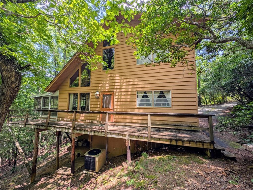 725 Blue Ridge Dr., Sautee Nacoochee, GA 30571