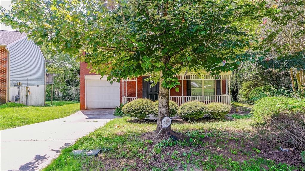 2067 Raintree Pl., Lithonia, GA 30058