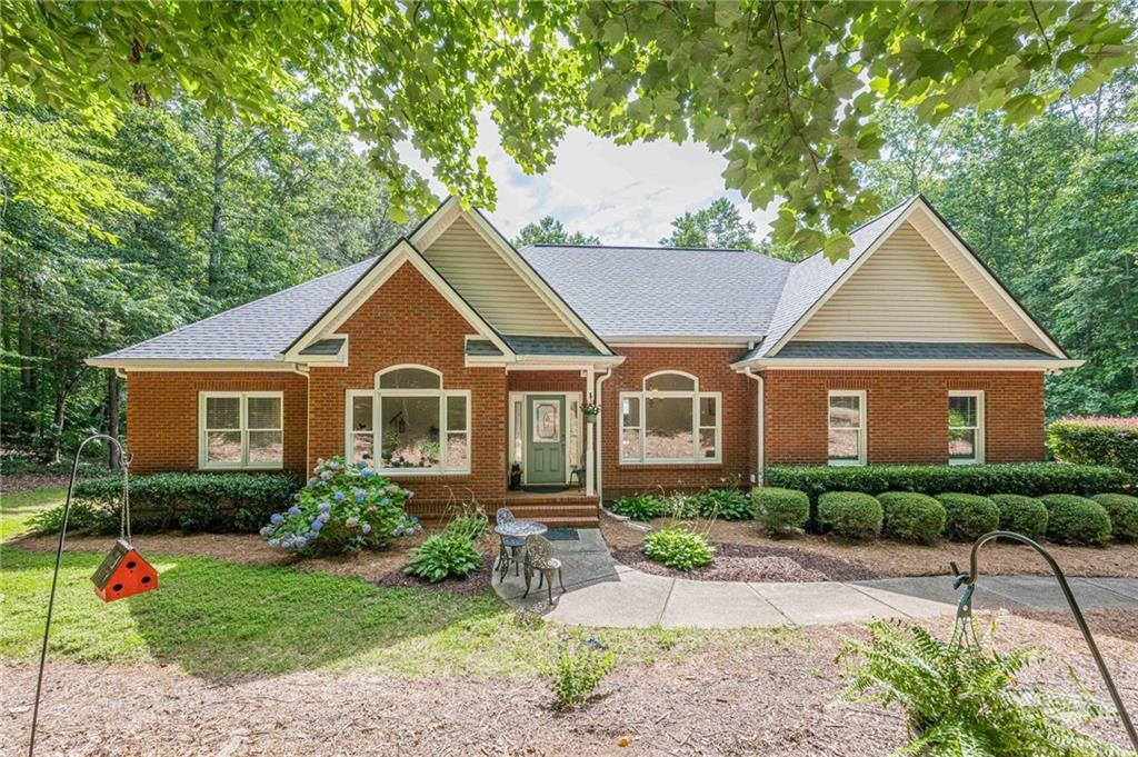 1498 Pinyan Ln., Canton, GA 30115