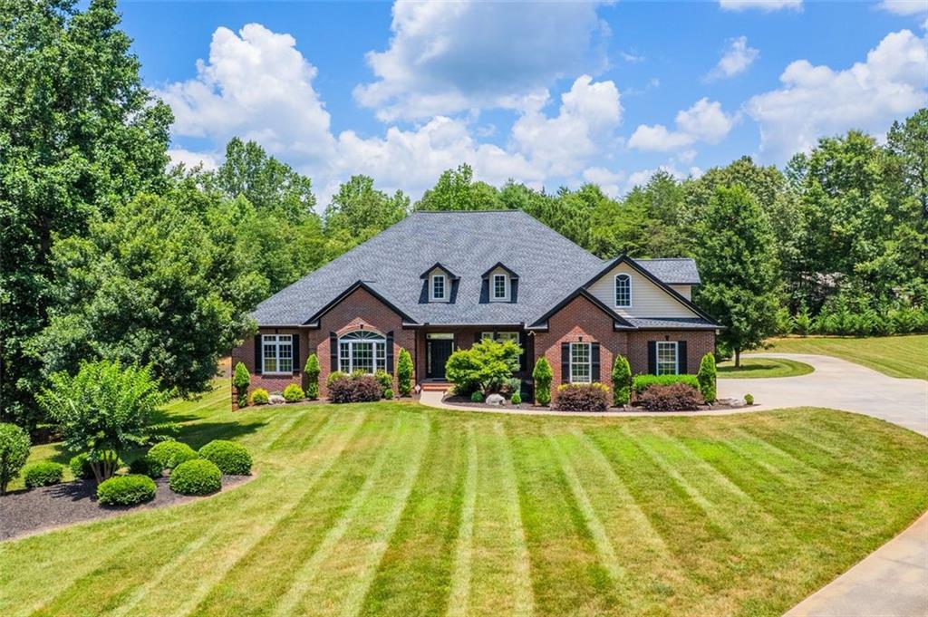 1025 Paradise Park Rd., Cornelia, GA 30531