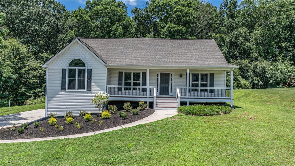9050 Ivyshaw Dr., Gainesville, GA 30506