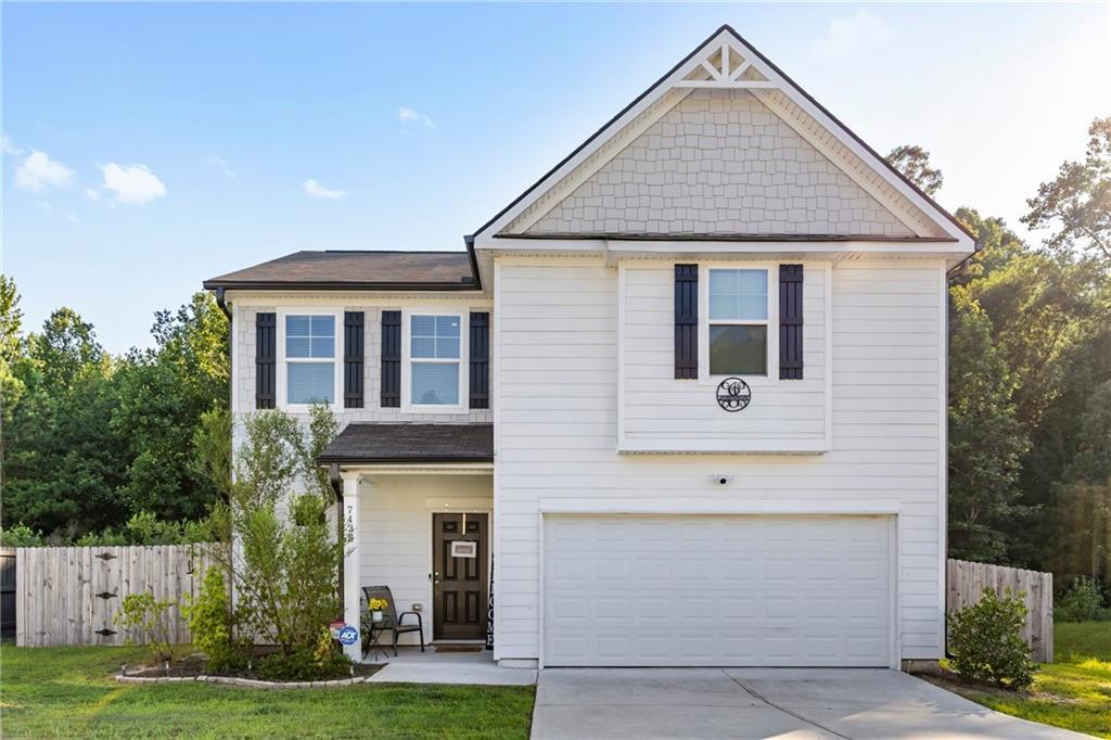 7438 Faith St., Fairburn, GA 30213