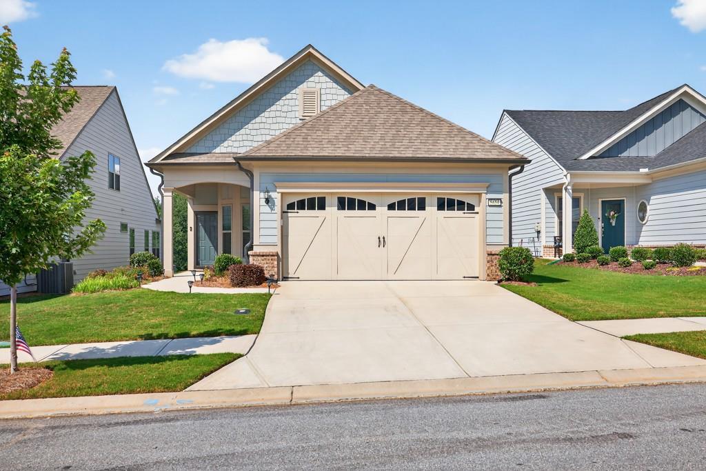 5654 Villa Crest Dr., Hoschton, GA 30548