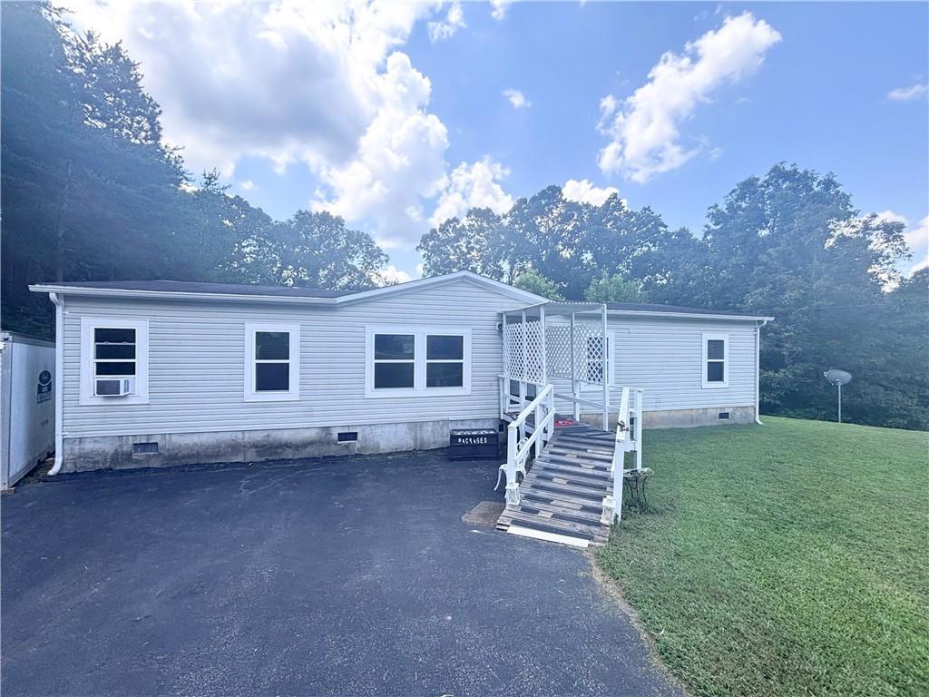 266 Robin Hood Dr., Murrayville, GA 30564
