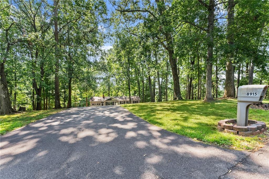 8915 Bridgeview Cir., Gainesville, GA 30506