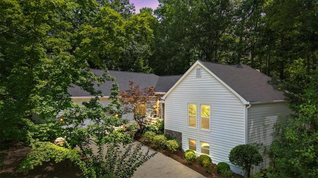 1595 Sandpoint Dr., Roswell, GA 30075