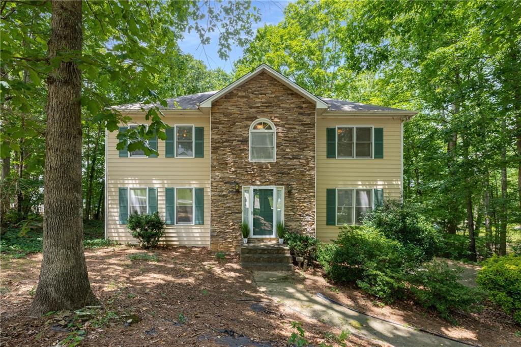 511 Lakeside Dr., Hiram, GA 30141
