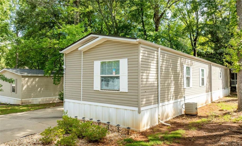 5581 Poplar Pl., Buford, GA 30518
