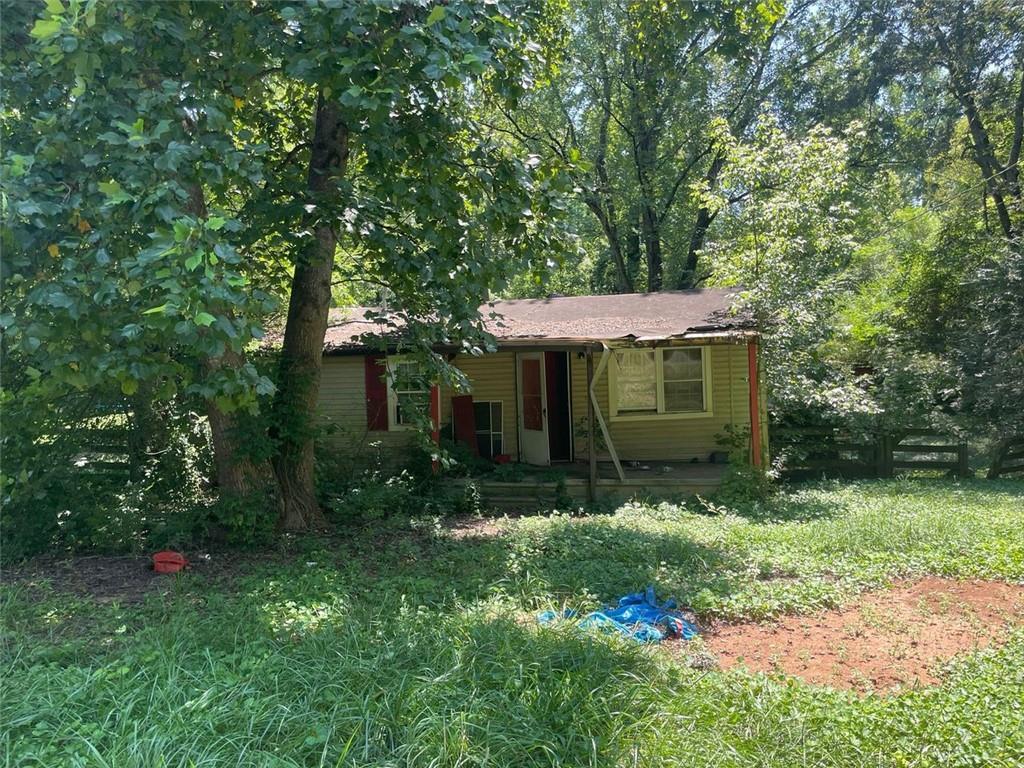 894 Wax Rd., Silver Creek, GA 30173