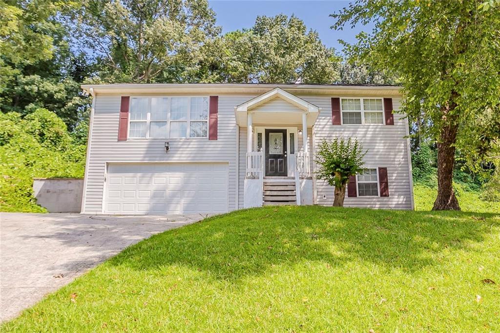 6726 Cambridge Dr., Rex, GA 30273