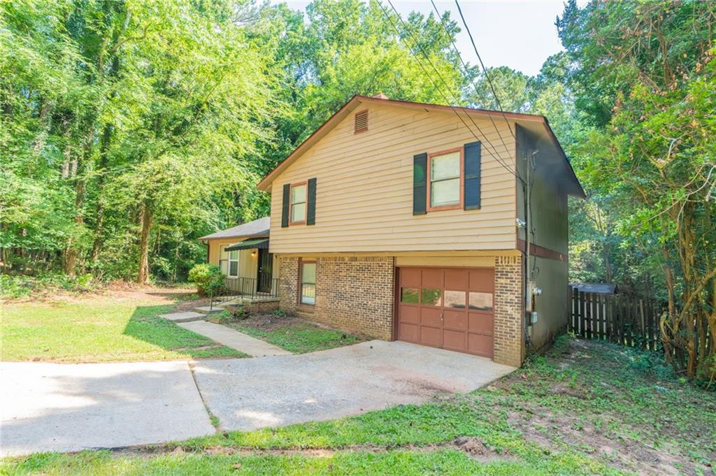 3830 Chimney Stone Ct., Ellenwood, GA 30294