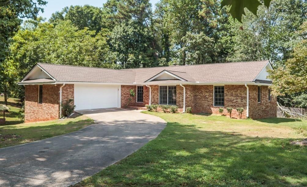 4504 Stacey Dr., Oakwood, GA 30566