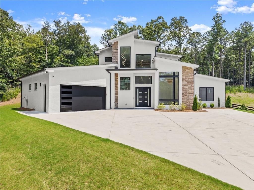 1676 Thomas Dr., Hoschton, GA 30548