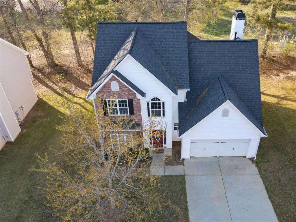 910 Lakeside Ct., Loganville, GA 30052