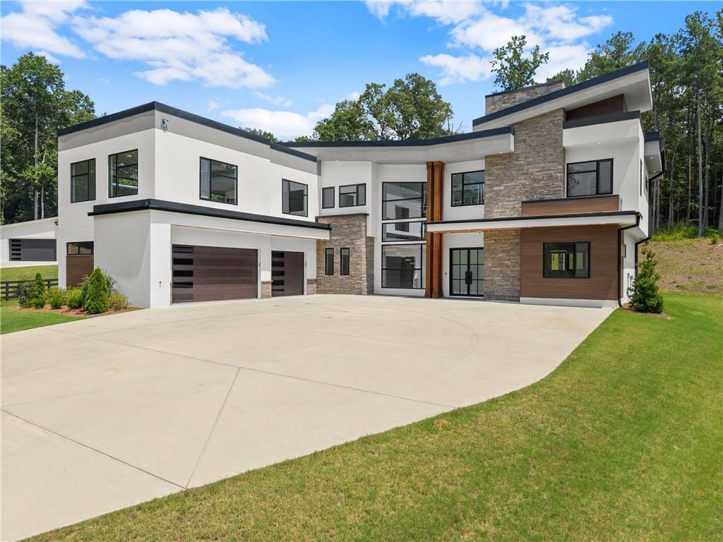 1678 Thomas Dr., Hoschton, GA 30548