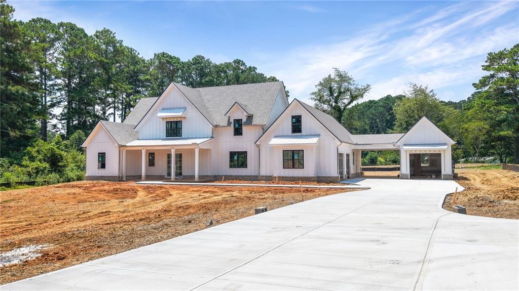 636 Arnold Mill Rd., Woodstock, GA 30188