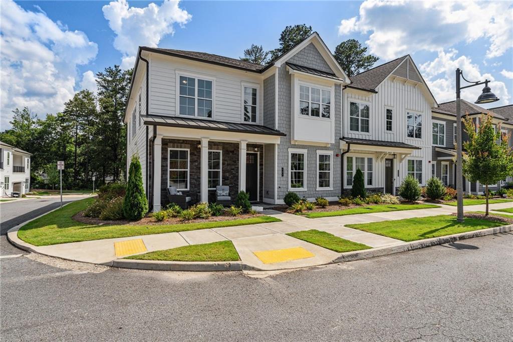 163 Kingwood Dr., Woodstock, GA 30188