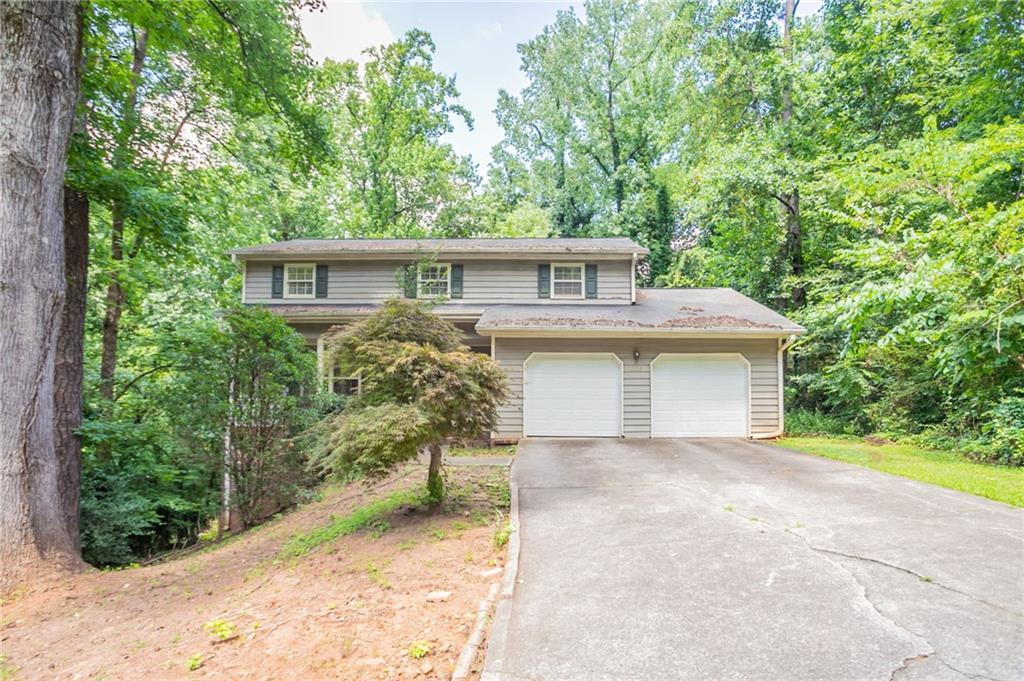 206 Hauteur Pl., Lilburn, GA 30047