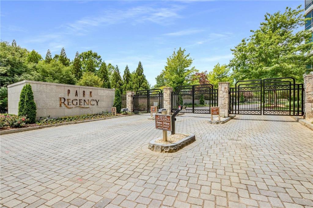 700 Park Regency Pl. #2201, Atlanta, GA 30326