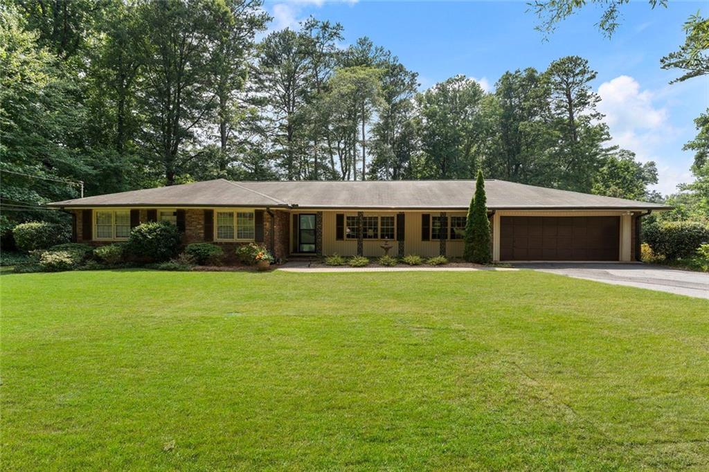 1553 Congress Cir., Dunwoody, GA 30338