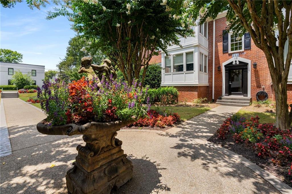 115 Peachtree Memorial Dr. #D4, Atlanta, GA 30309