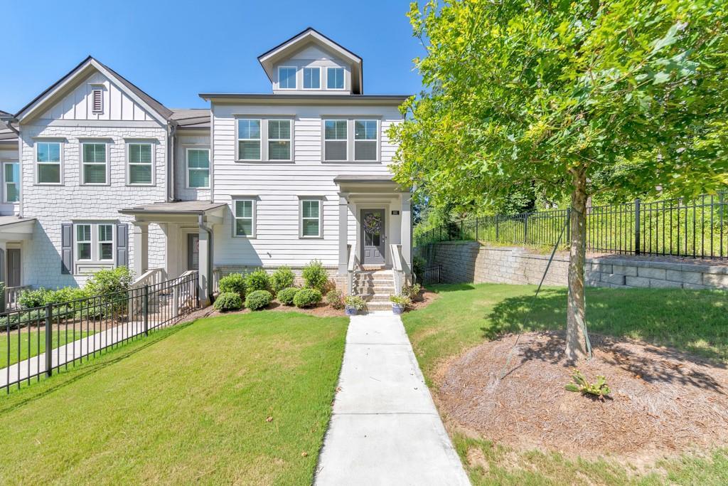 201 Vista Ln., Woodstock, GA 30189