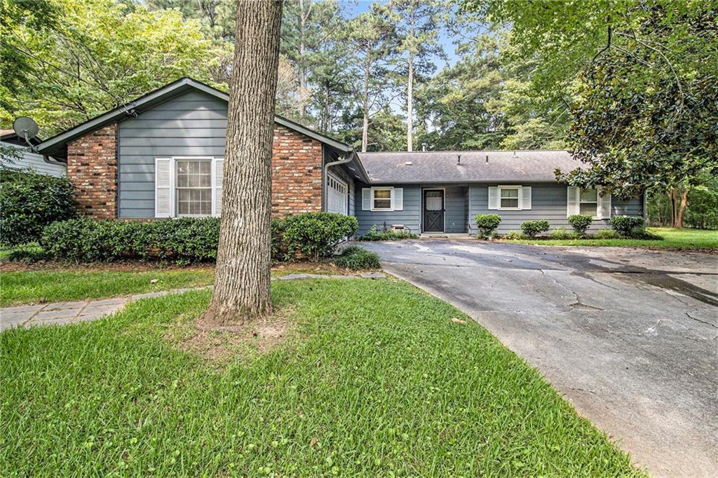 20 Fairfield Dr., Ellenwood, GA 30294
