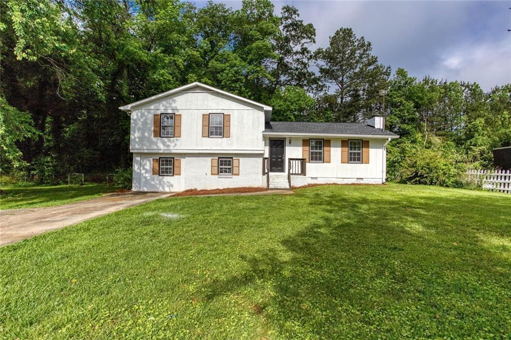 315 Henson Cir., Carrollton, GA 30117