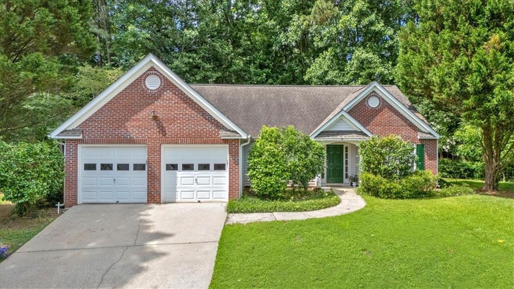 322 London Ln., Hiram, GA 30141