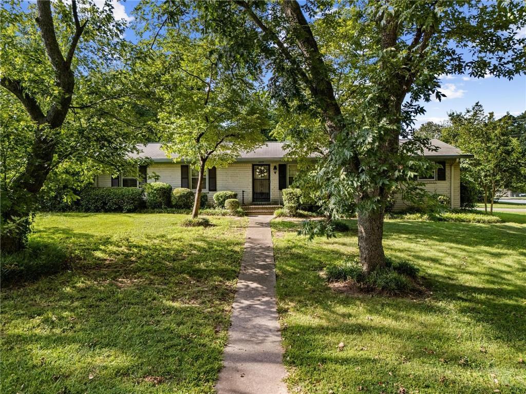 2219 Lisa Dr., Marietta, GA 30067