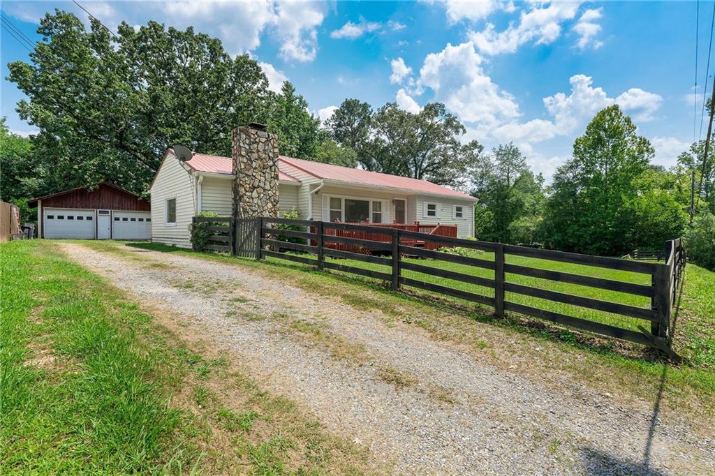 340 Grady St., Waleska, GA 30183