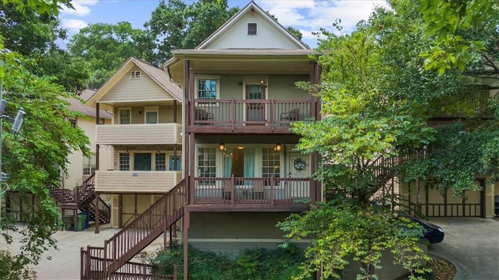 1071 Davis Cir. #R, Atlanta, GA 30318