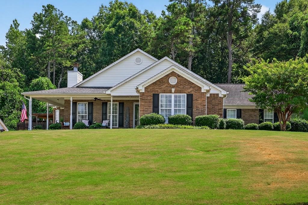 726 Overlook Dr., Winder, GA 30680