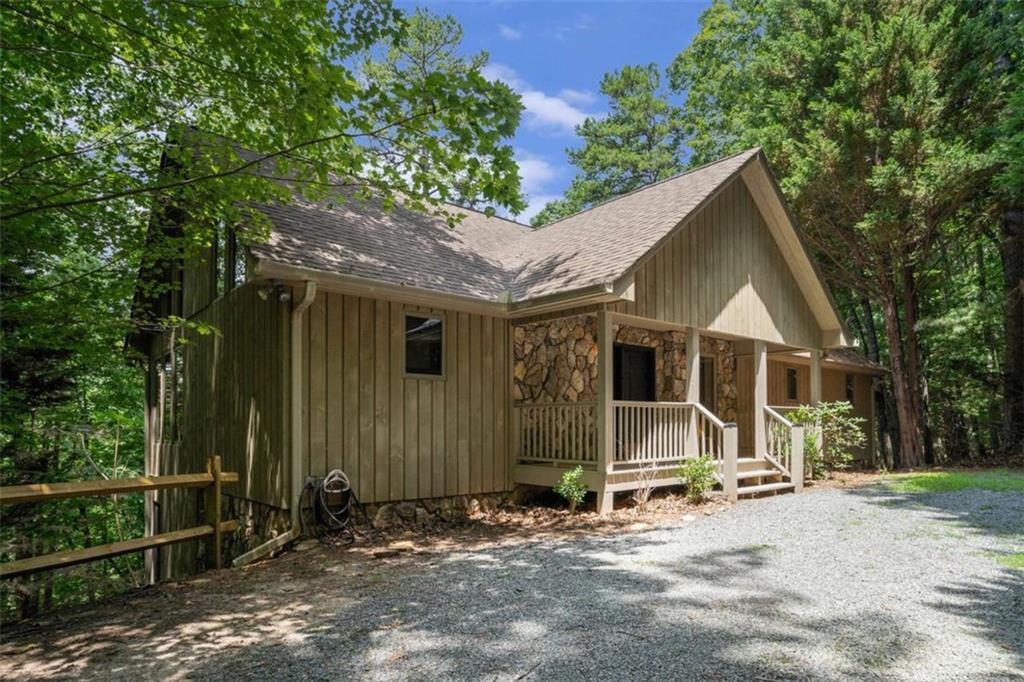120 Dogwood Ter., Ellijay, GA 30536