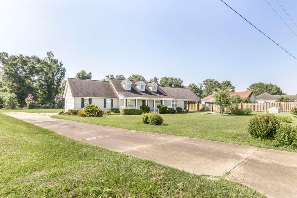 1940 Barrington Dr., Dublin, GA 31021