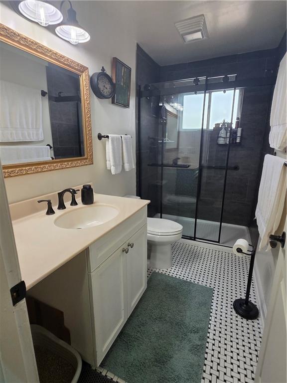 5681 Kingsport Dr., Atlanta, GA 30342