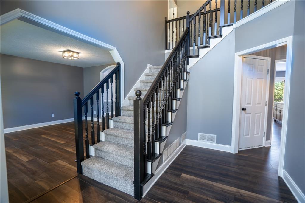 935 Tynsdale Dr., Douglasville, GA 30134
