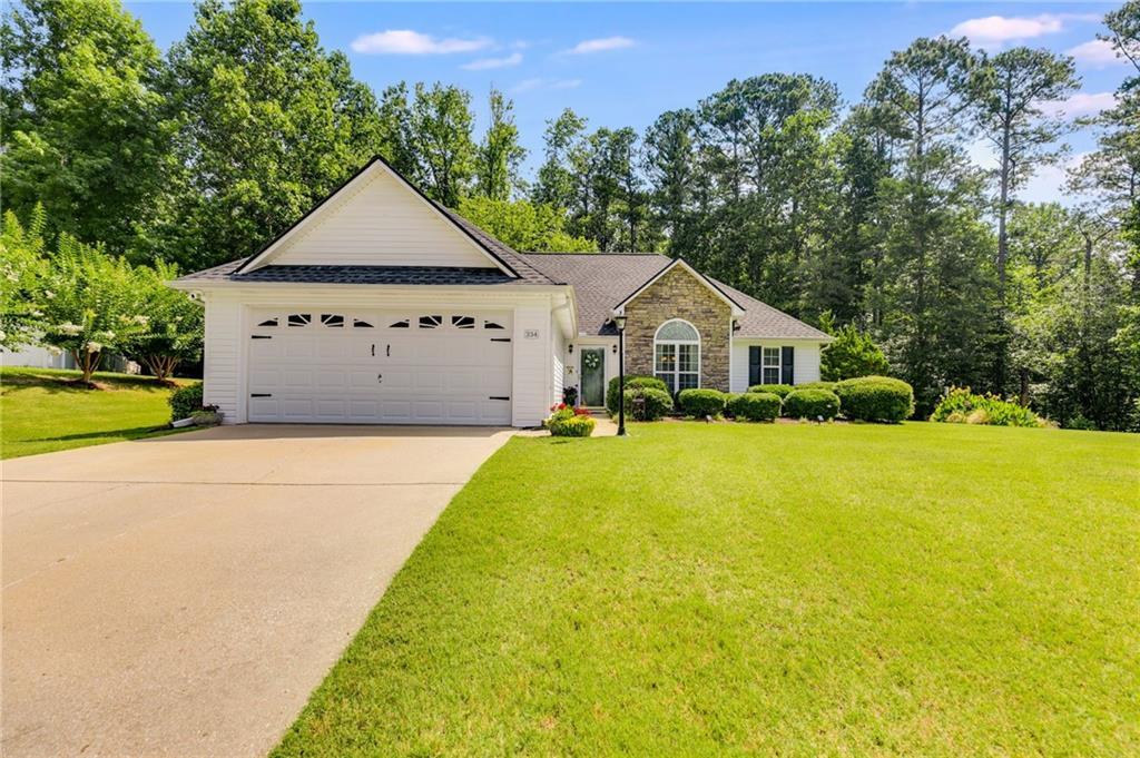 334 Stonehenge Dr, Dallas, GA 30157