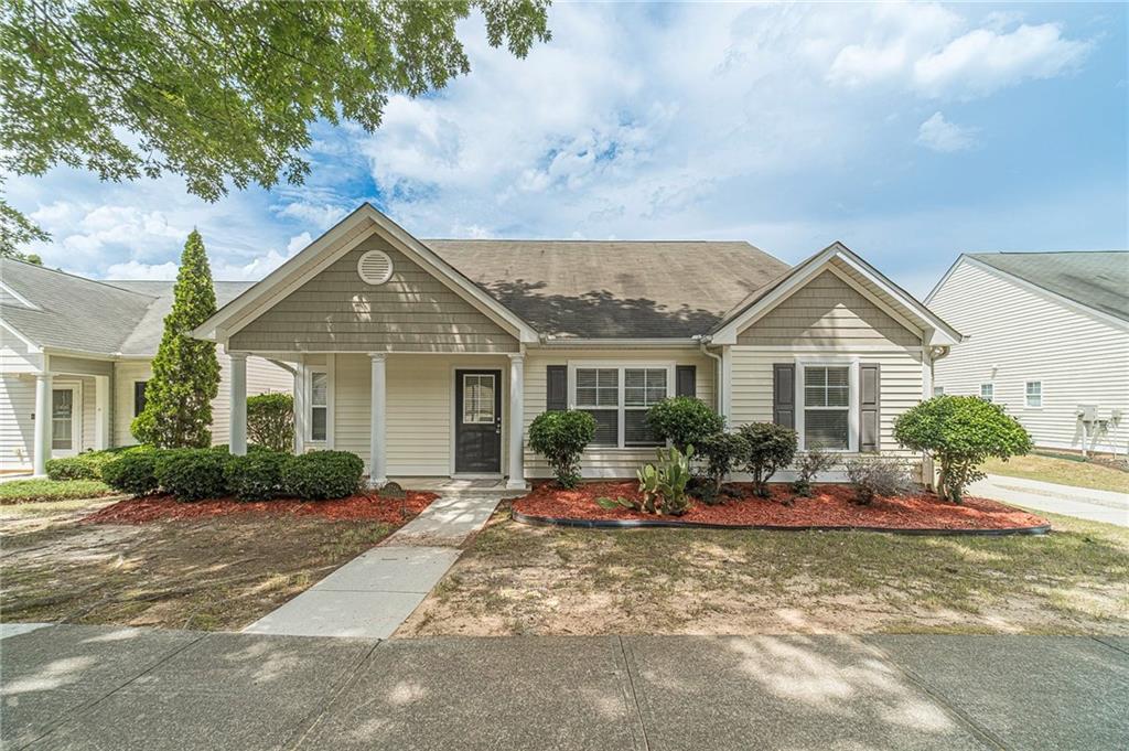 3726 Pine Village Pl., Loganville, GA 30052