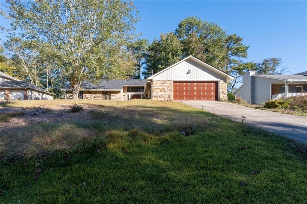 5934 S Deshon Ct., Lithonia, GA 30058