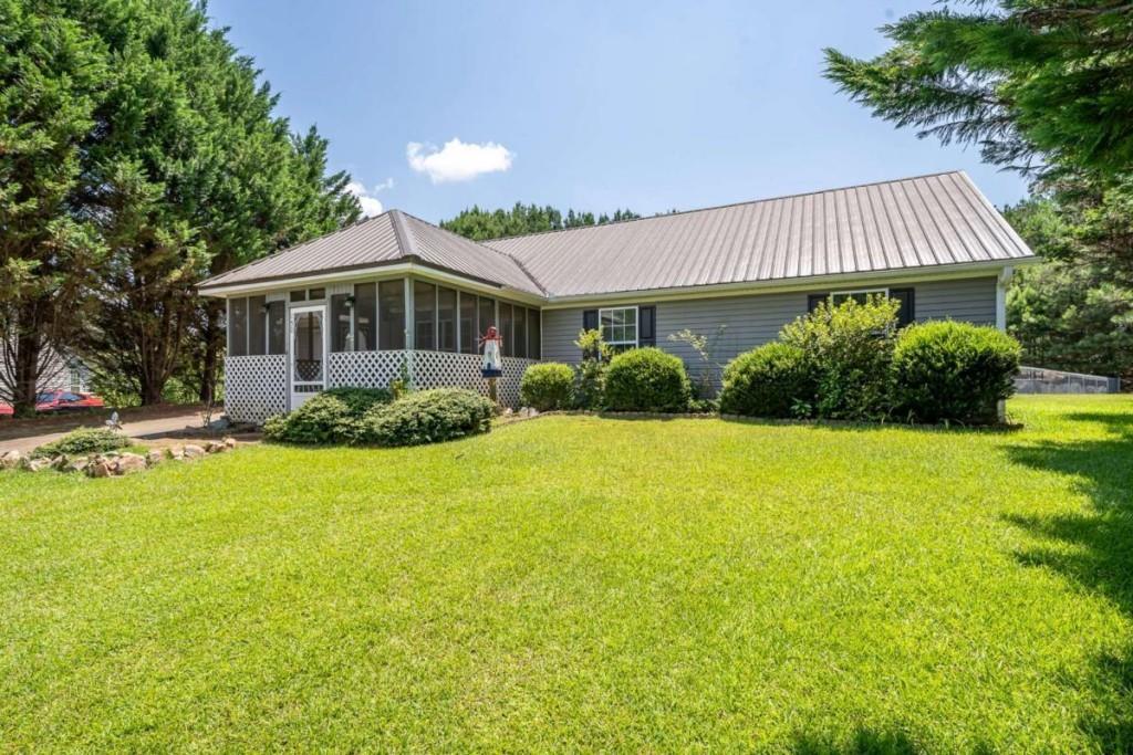 150 Juniper Dr., Ellijay, GA 30540