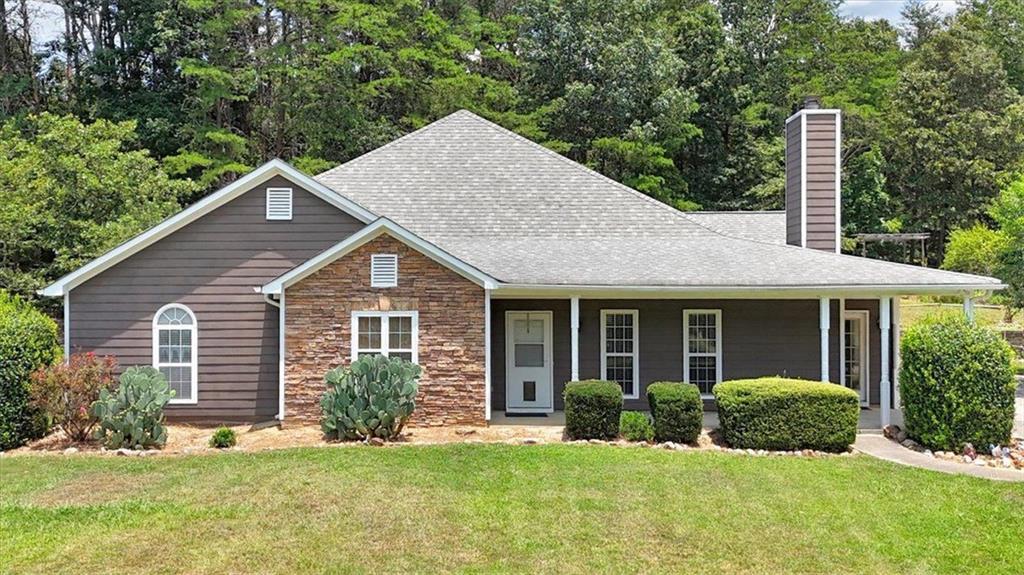13 Indian Valley Way, Rydal, GA 30171