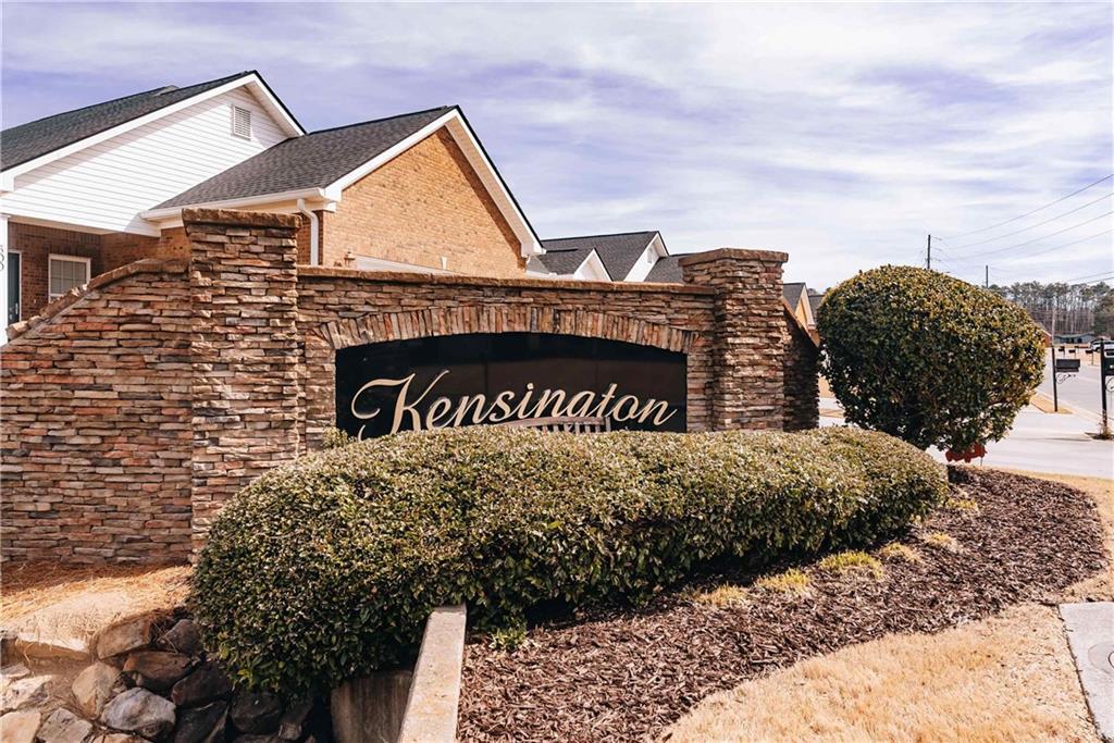 106 Kensington Dr, Calhoun, GA 30701