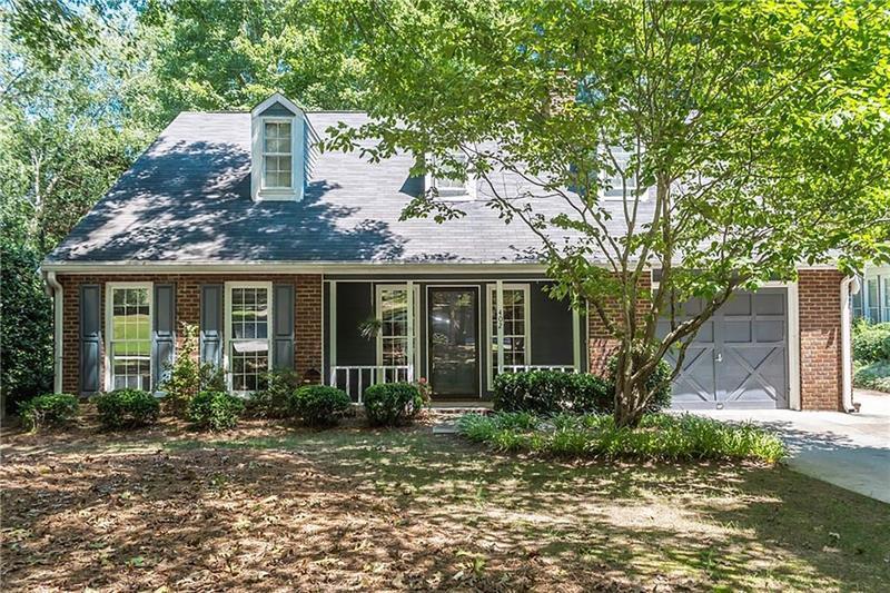 402 Roswell Green Ln., Roswell, GA 30075